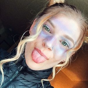 Meet your Posher, Alyson